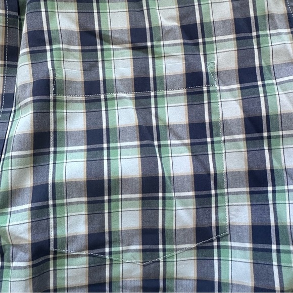 Banana Republic Men’s Blue and Green Plaid Button Down Shirt - Picture 2 of 3